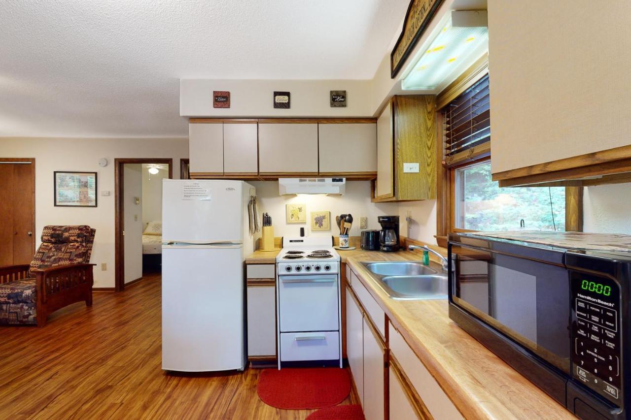 2 Bed 1 Bath Vacation Home In Whittier Екстериор снимка