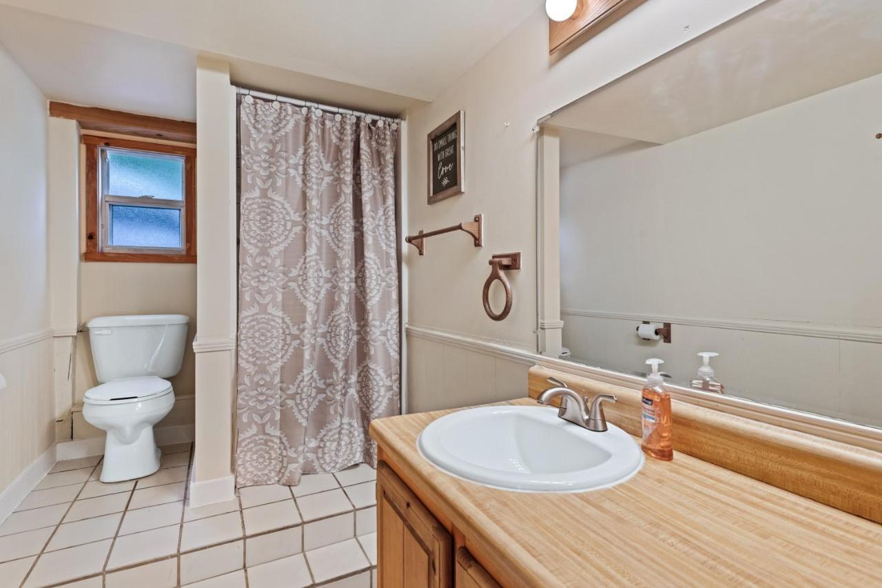 2 Bed 1 Bath Vacation Home In Whittier Екстериор снимка
